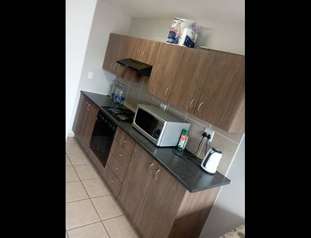 2 BEDROOM APARTMENT FOR SALE IN KINGSWOOD